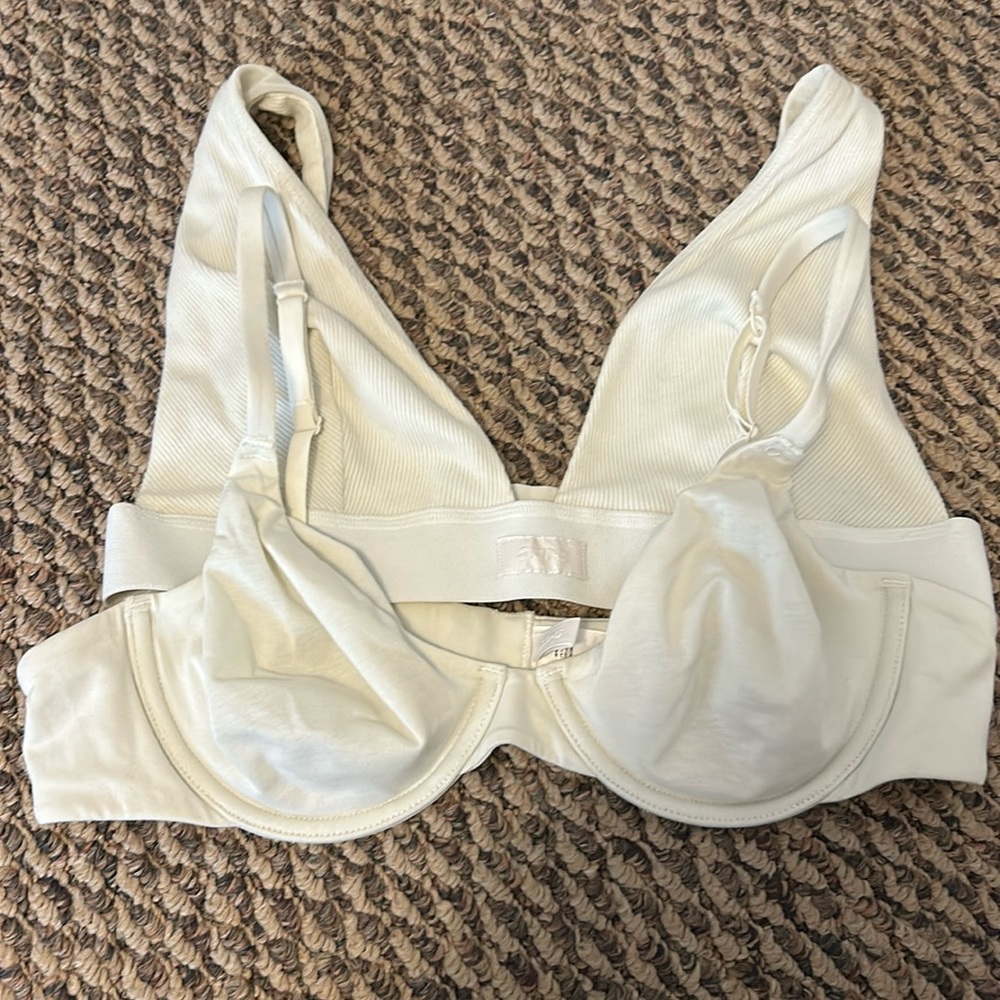 Skims Bras - image 1